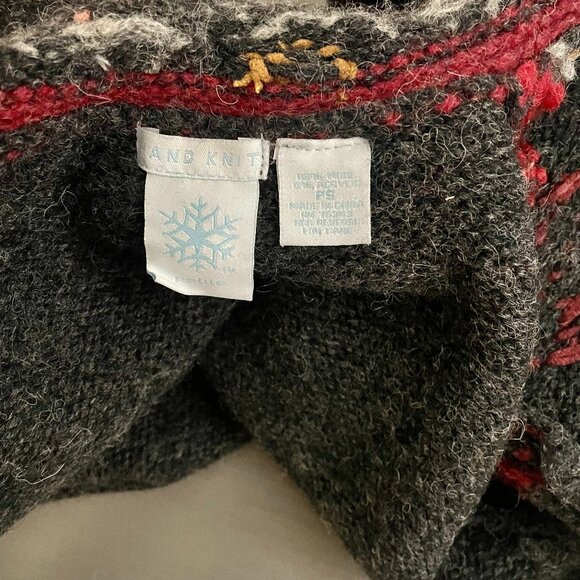 Hand Knit wool blend nordic style sweater - Picture 6 of 7